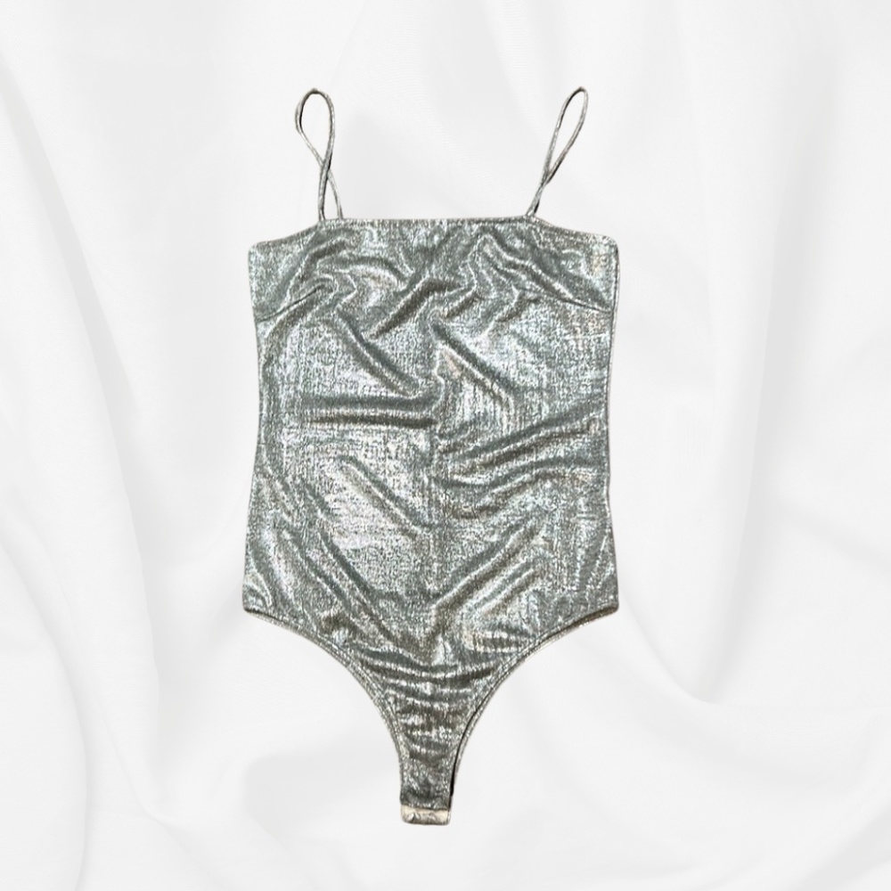 BLUE BLUSH Women's Metallic Bodysuit in Silver (NWOT)│Size Medium